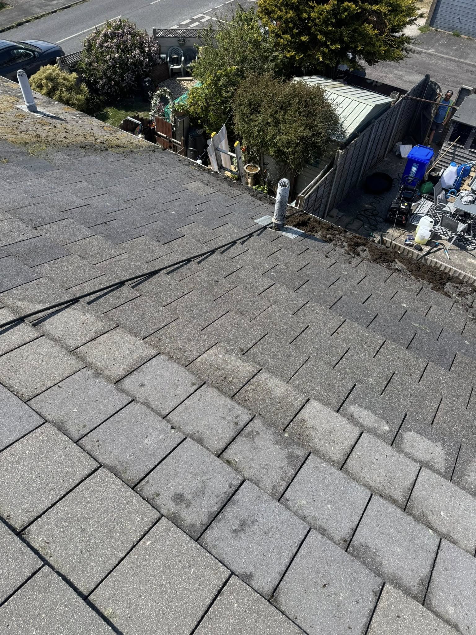 Roof of a house in Weymouth after softwashing